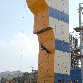 Plywood Tırmanma Duvarı