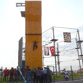 Plywood Tırmanma Duvarı