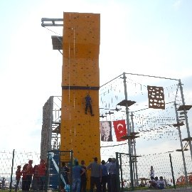 Plywood Tırmanma Duvarı