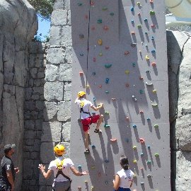 Plywood Tırmanma Duvarı