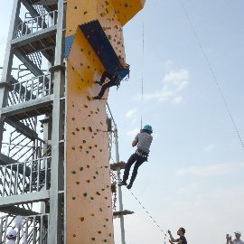 Plywood Tırmanma Duvarı