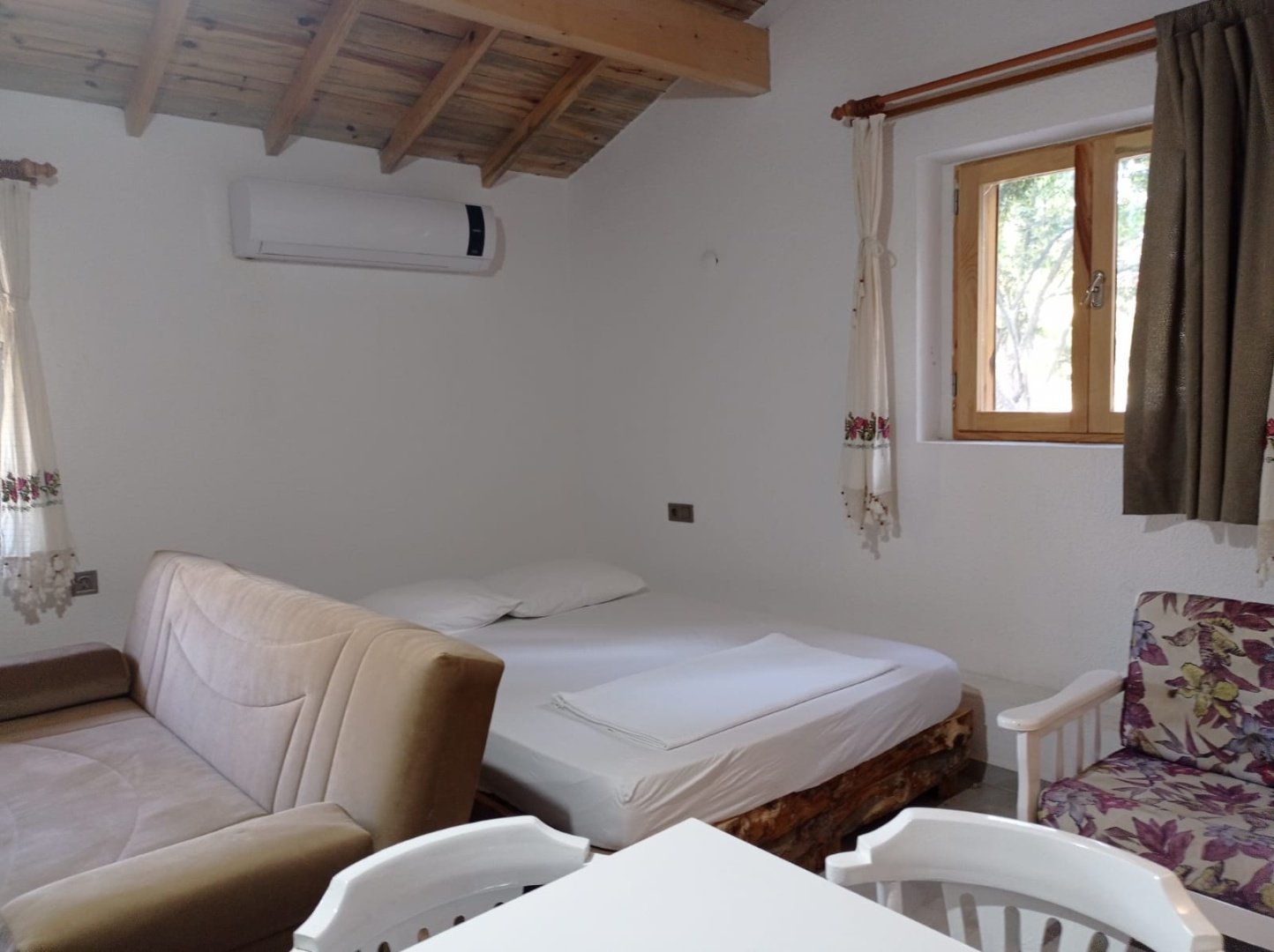 kuşadası,sogucak taş evler