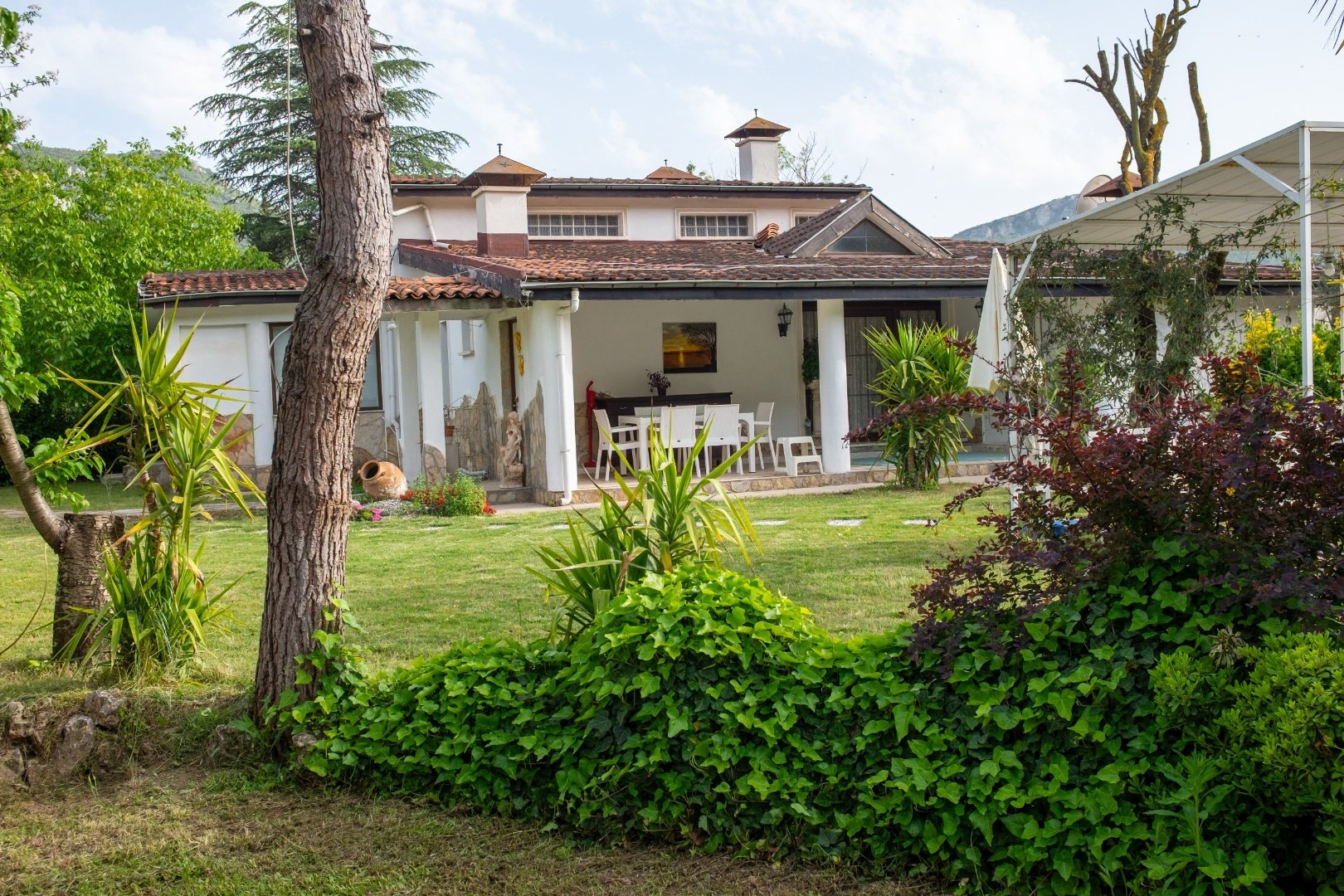 Kuşadası, Kirazlı Müstakil Çiftlik Ev