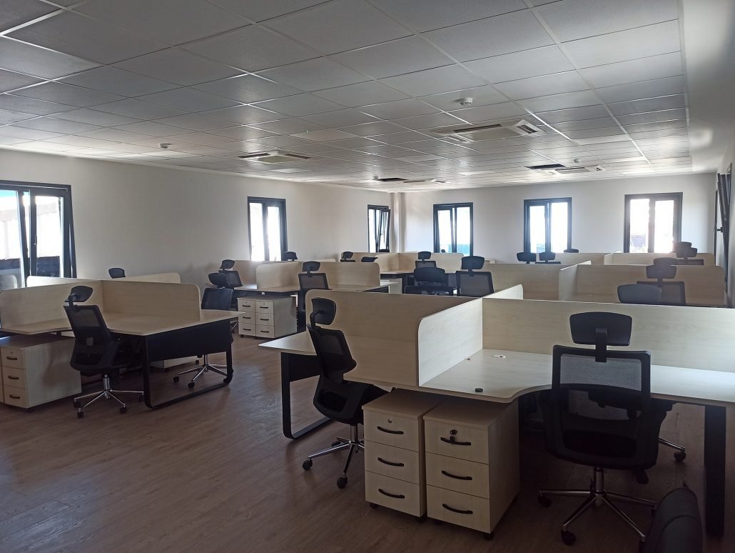 Bürogebäude Referenz (950 m²) – Stahlbau Projekt von Dream Houses