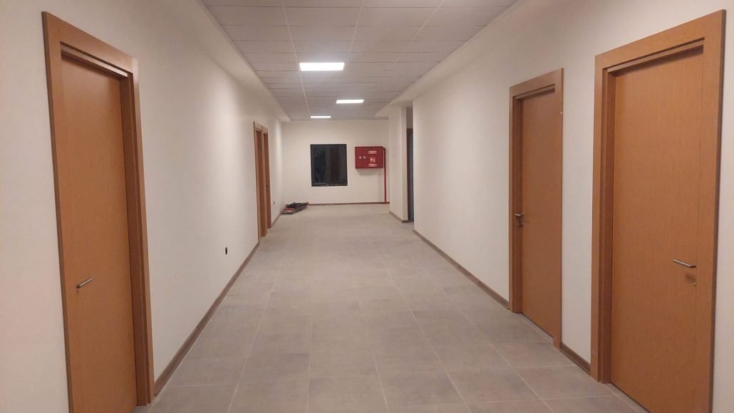 Bürogebäude Referenz (750 m²) – Stahlbau Projekt von Dream Houses