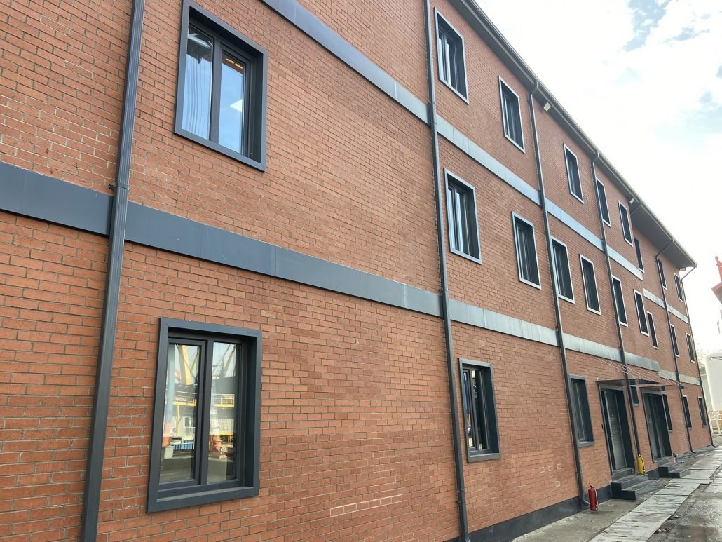 Bürogebäude Referenz (950 m²) – Stahlbau Projekt von Dream Houses