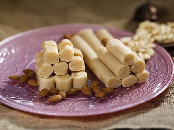 12 Ocak Badem Ezmesi Günü