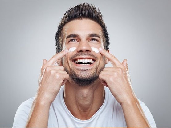 Ankara'da Erkek Cilt Bakımı Yapan Güzellik Merkezi