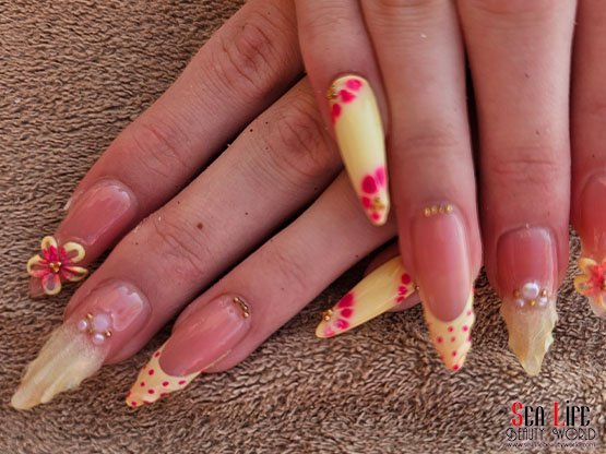 Tatil Öncesi Son Rötuş: Protez Tırnaklarla Göz Alıcı Tırnaklar