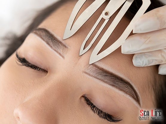 Ankara Altınoran kaş tasarımı uygulaması yapılan kadın