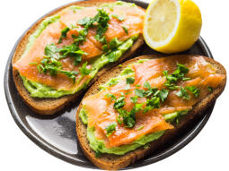 Tostada de Salmón: Frescura y Sabor para tu Brunch