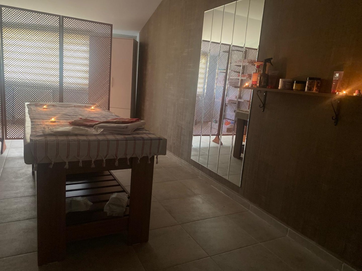 Ed4Bee29-2D9D-46F7-B25F-5F34Bee3A80B