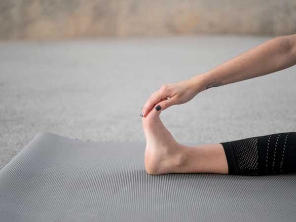 Tenis-Topu-Ile-Topuk-Yukseltme