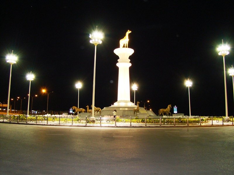 Türkmenistan Anıt Aydınlatması