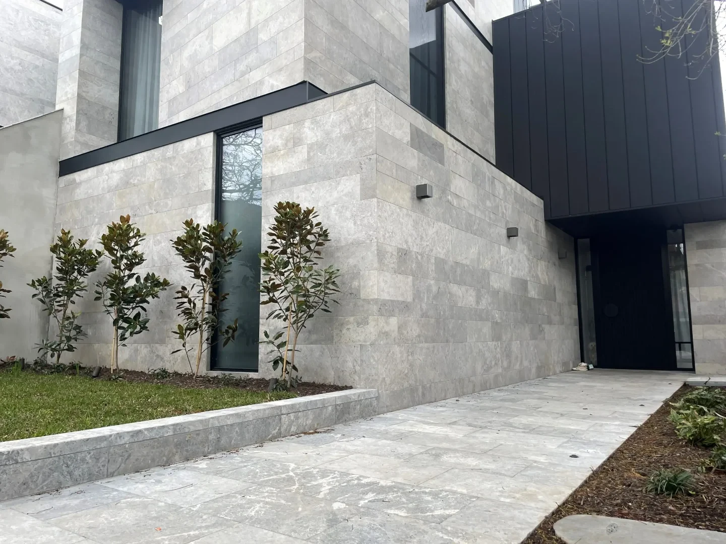 Tundra-Grey-Sandblasted-Limestone_Rms-Traders_Natural-Stone-Pave