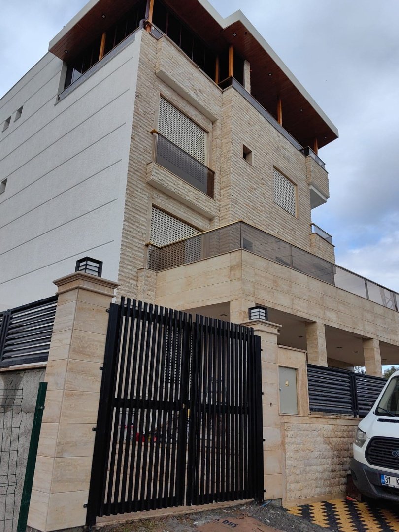 9Efa3024-15Da-4B4E-9A15-895324280Cda