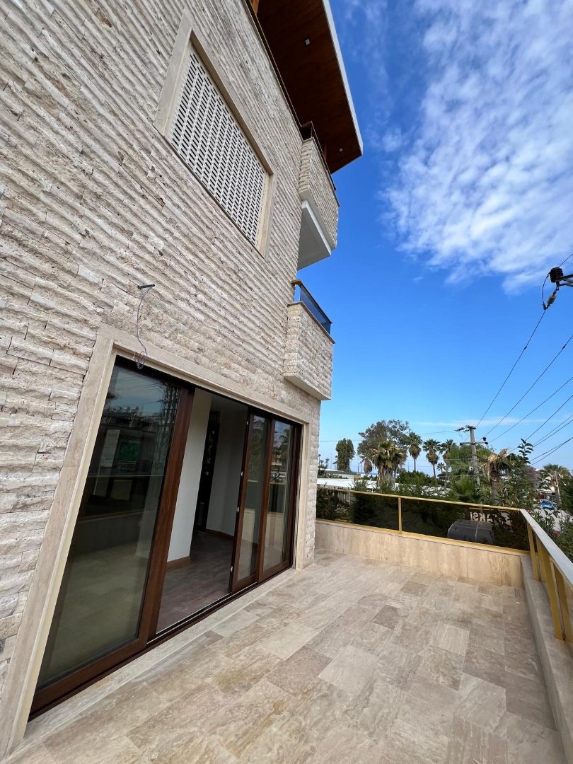 E000Ba72-A613-465A-95D8-4A1A1C89Dd24