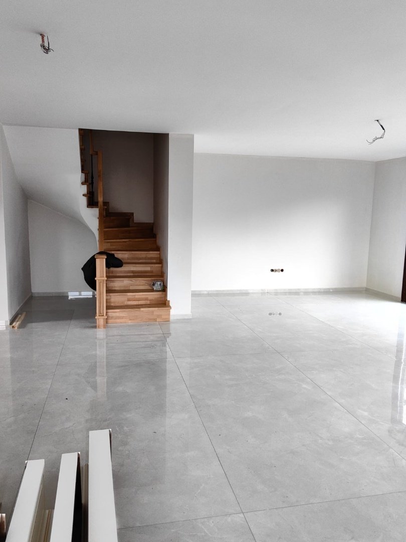 B75E32F5-E71C-4A7D-Bde1-32140726A2Cb