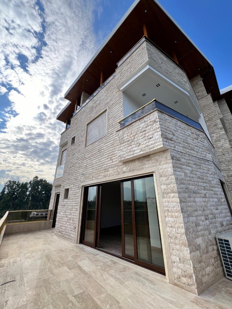 2792F363-B34D-473F-B89F-900Fa7D7D60D