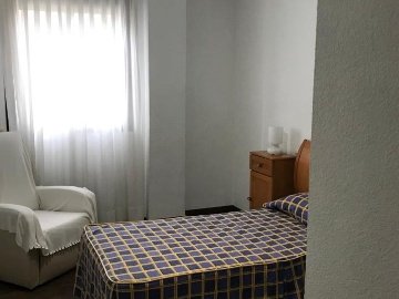 DETACHED VILLA WITH GARDEN FOR RENT