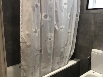 DETACHED VILLA WITH GARDEN FOR RENT