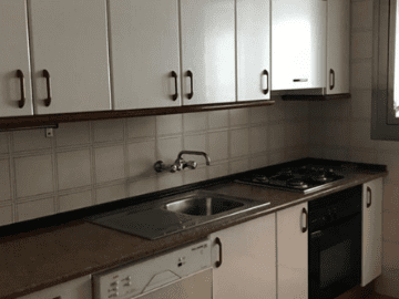 DETACHED VILLA WITH GARDEN FOR RENT