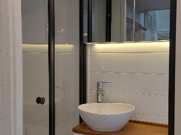 Queen Dream 8333 Tiny House