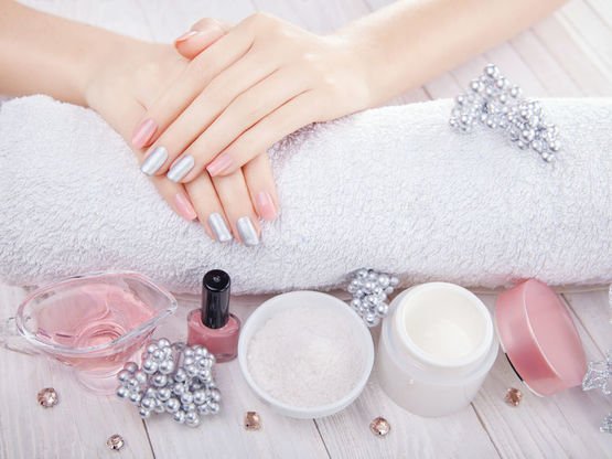 Ellerinizin Güzellik Sırrı ‘’Kalıcı Oje’’