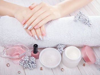 Ellerinizin Güzellik Sırrı ‘’Kalıcı Oje’’