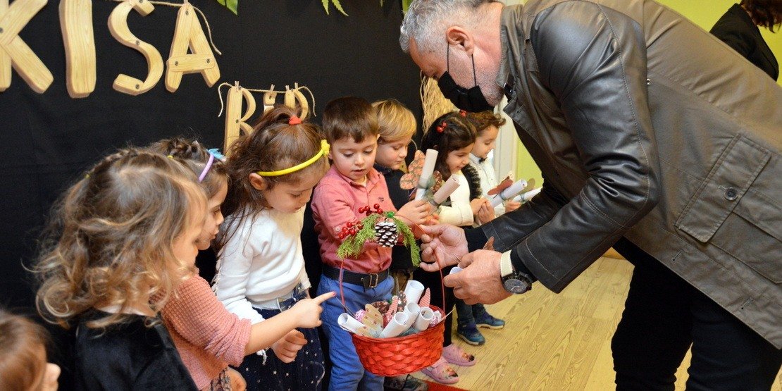 Minikler İlk Karnelerini Başkan SÖZEN’DEN Aldı