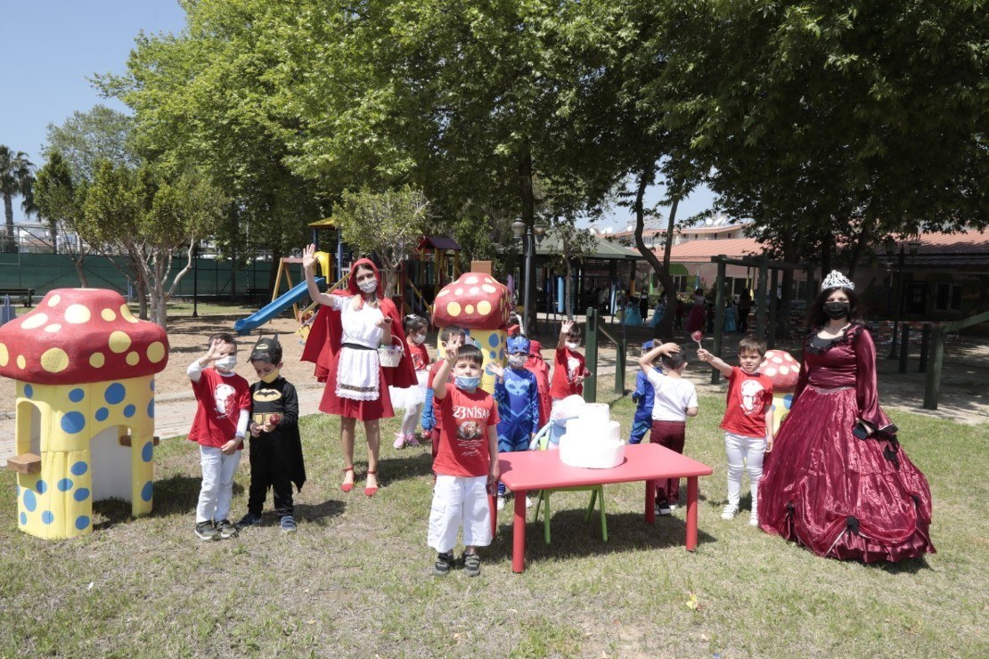 ff887b40-3430-44b8-9986-efd8177fc8b8