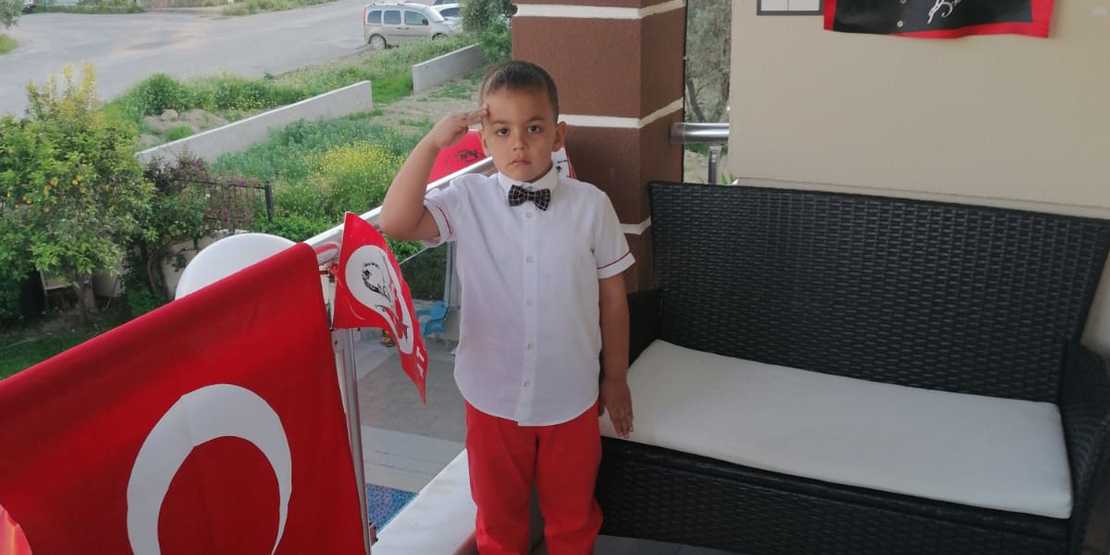 EVİMİZDE 23 NİSAN ÇOŞKUSU