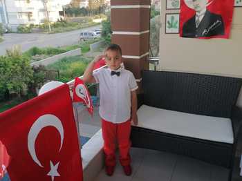 EVİMİZDE 23 NİSAN ÇOŞKUSU