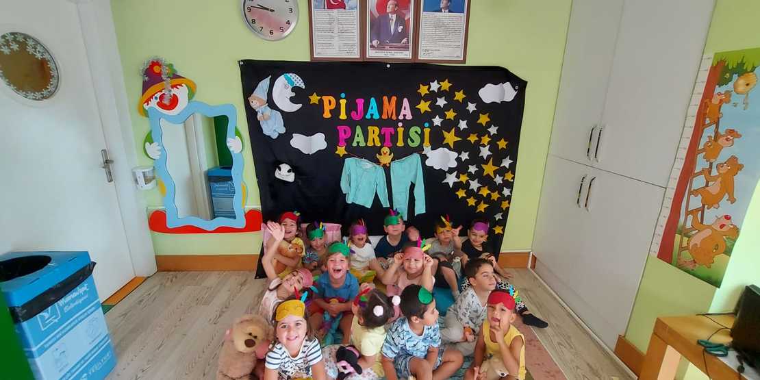 Miniklerin Pijama Partisi