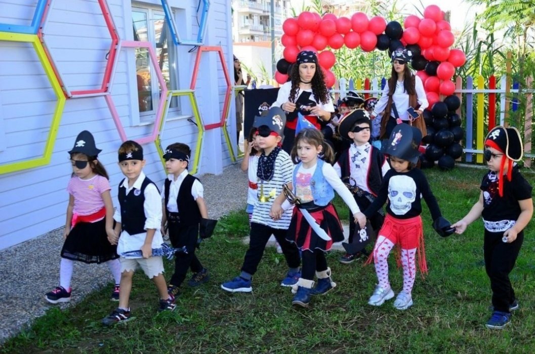 315d43f1-e800-48c4-bea0-684169eb5d79