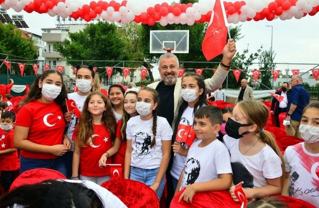 a7b8bb62-1957-4691-a681-4b55ca03e3e2