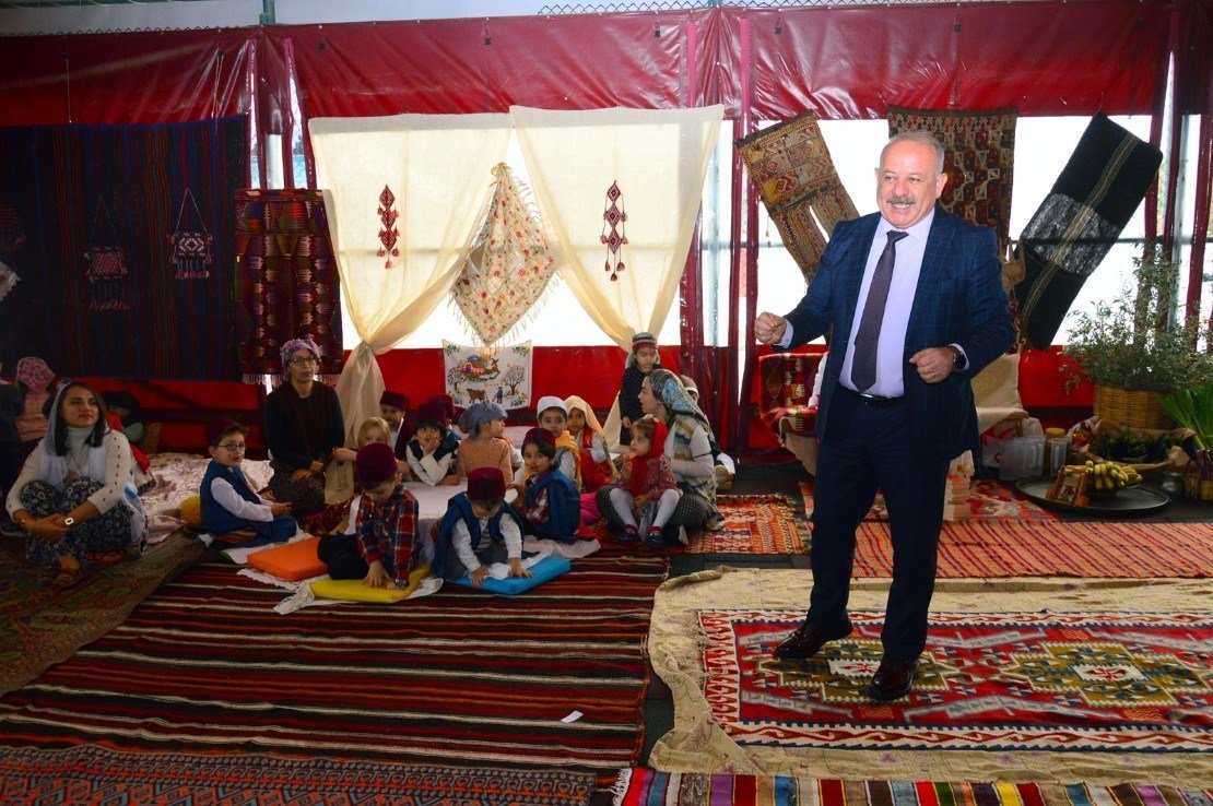 1f6a5ed0-818e-4dfb-b897-009da13f1a70