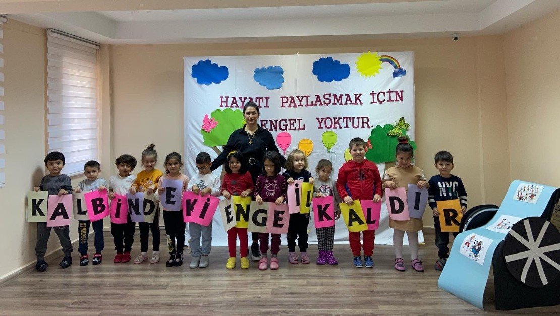 d8bee02e-fe00-434c-909b-6f649e467333