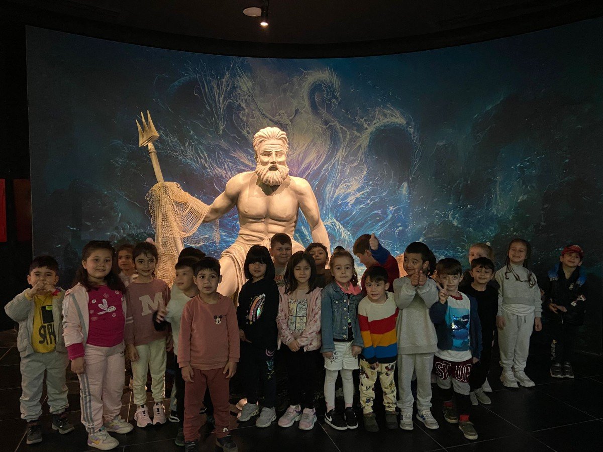 d9e0eca7-5567-4f4f-acd1-f6ce98172216