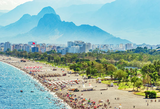 Haartransplantation in Antalya: Starten Sie Ihre Erneuerung im Urlaub!