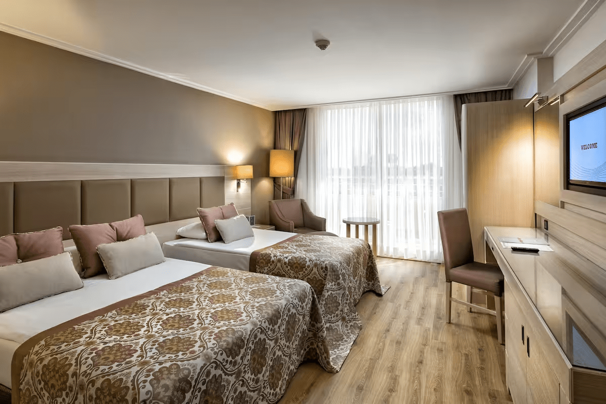 Miracle Resort Lara Oda