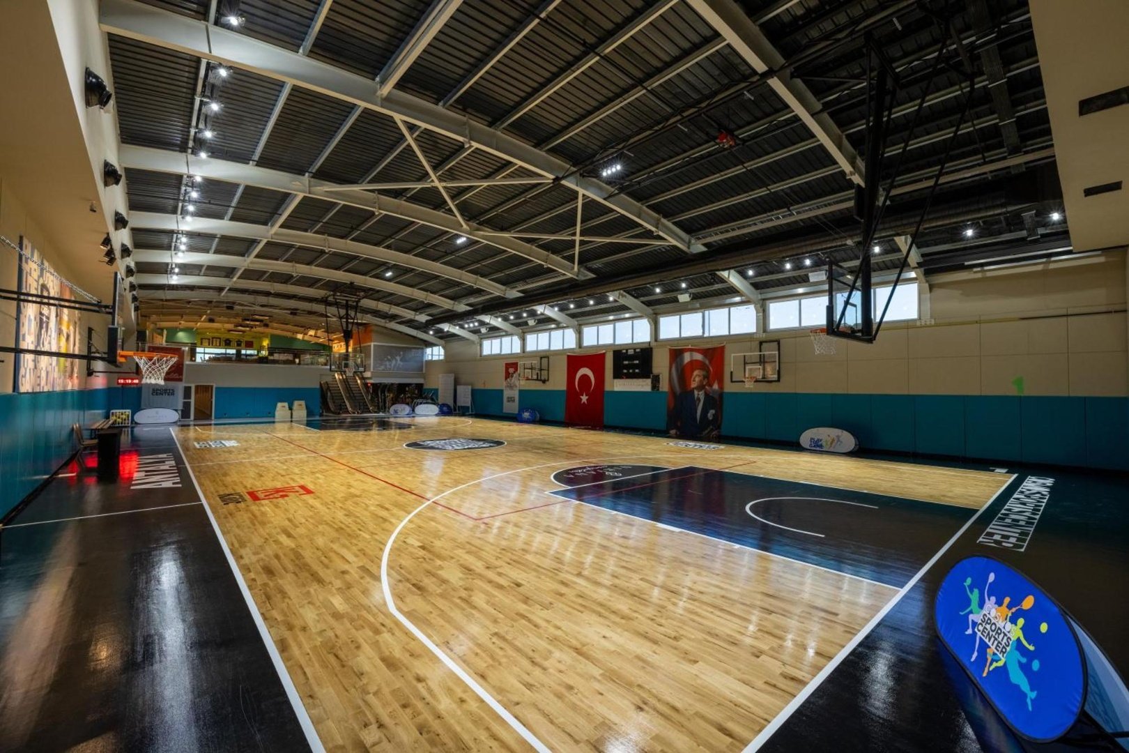 Nirvana Cosmopolitan Lara Kapalı Spor Salonu