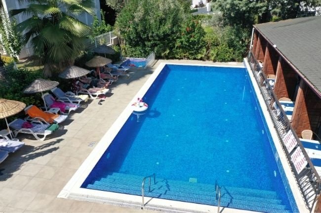 Navy Hotel _ İçmeler’de Serinleten Ve Huzur Veren Havuz Keyfi (2