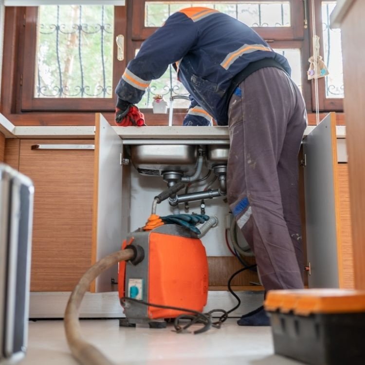 Su-Tesisatcisi-Tikanik-Acma