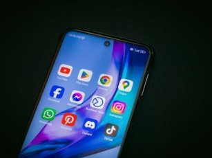 Discord ve Sosyal Medya Platformlarının Tarihsel Gelişimi