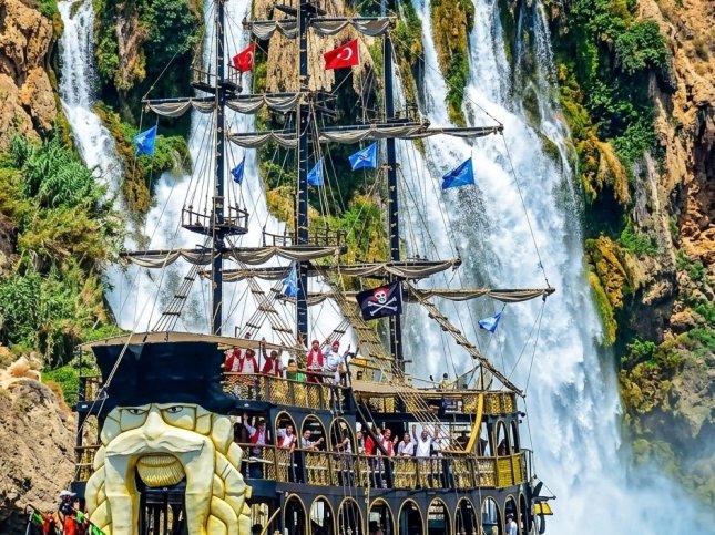 Antalya Pirate Boat Tours: Fun, Family, Adventure