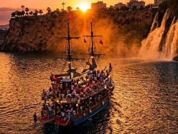Sunset Boat Tour Antalya 3