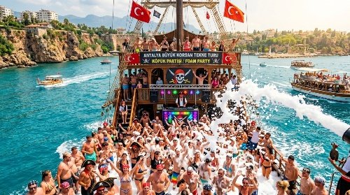 Antalya Korsan Teknesi Turu 10