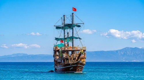 Antalya Korsan Teknesi Turu 7