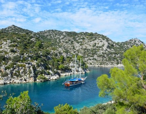 Serik Porto Ceneviz, Sazak Akseki Bays